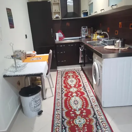 Bora Albania Me Vetsherbim 24 Prane Liqenit Тирана
