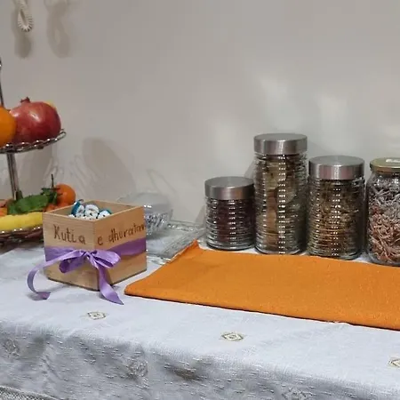 Bora Albania Me Vetsherbim 24 Prane Liqenit Appartamento Tirana