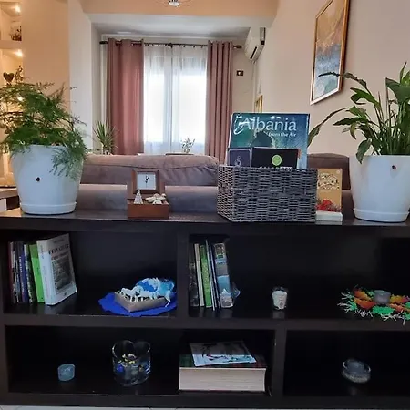 Bora Albania Me Vetsherbim 24 Prane Liqenit ティラナ