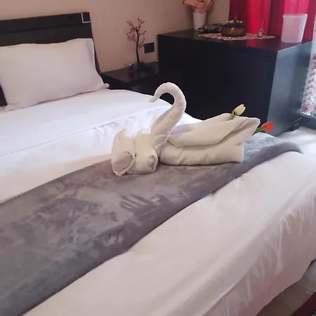 Bora Albania Me Vetsherbim 24 Prane Liqenit Apartment