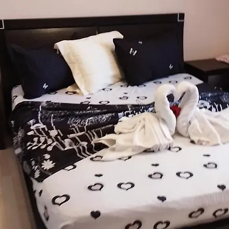 Bora Albania Me Vetsherbim 24 Prane Liqenit Apartment *