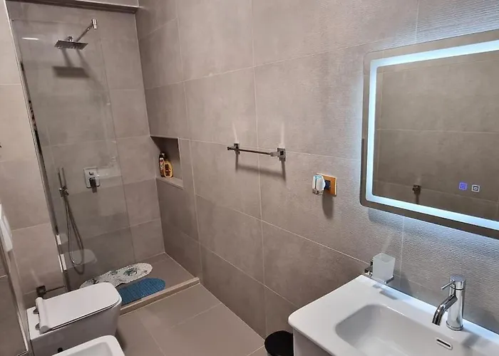 アパート Bora Albania Me Vetsherbim 24 Prane Liqenit