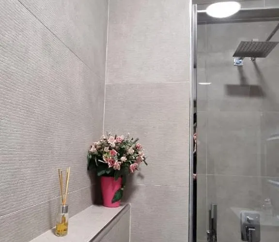 アパート Bora Albania Me Vetsherbim 24 Prane Liqenit