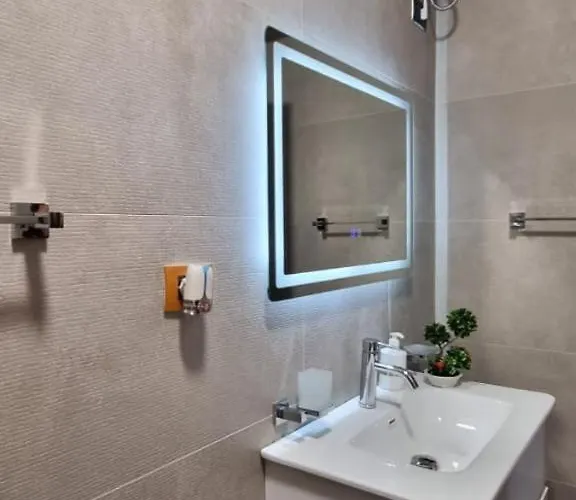 アパート Bora Albania Me Vetsherbim 24 Prane Liqenit