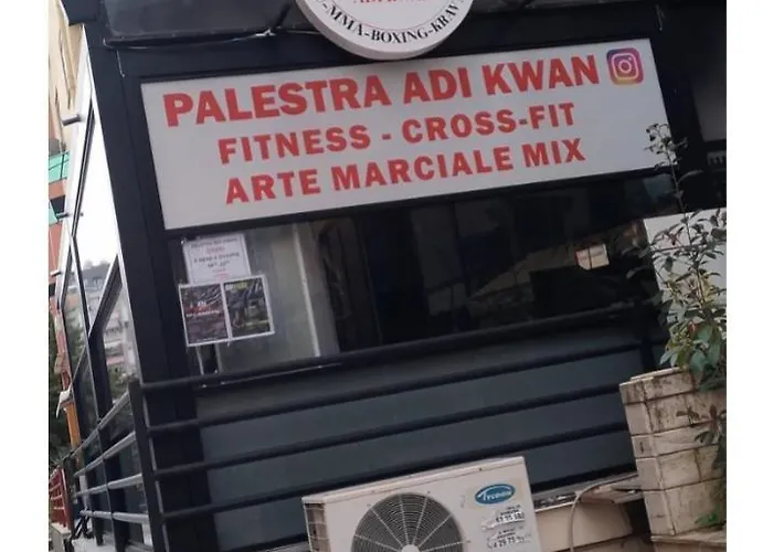 アパート Bora Albania Me Vetsherbim 24 Prane Liqenit ティラナ